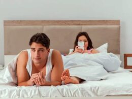 Should Your Girlfriend Have Access to Your Phone?